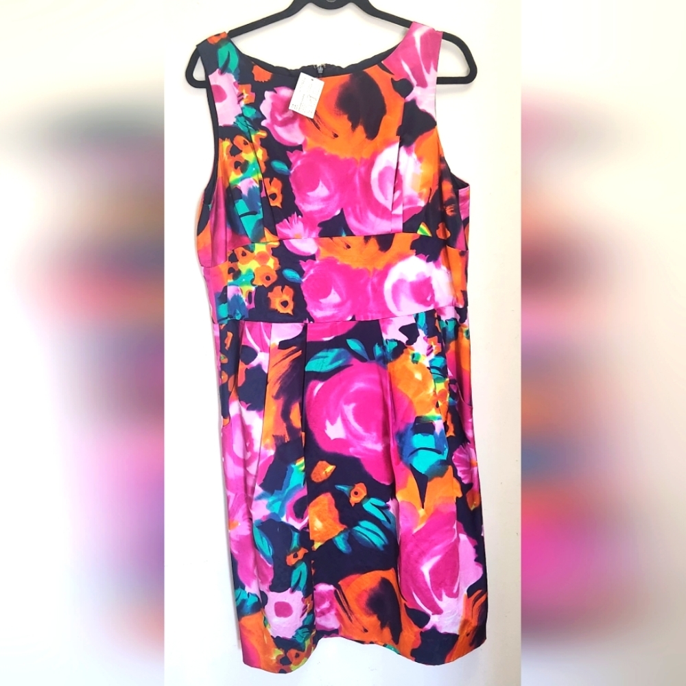 ST. JOHN Silk Floral Sleeveless Sheath Dress